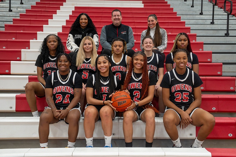 Owens Basketball Teams Show Growth and Drive as Season Progresses