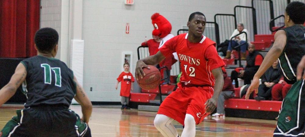 CJ Bussey vs Cincinnati State. Photo by Tobias Flemming/Owens Sports Information