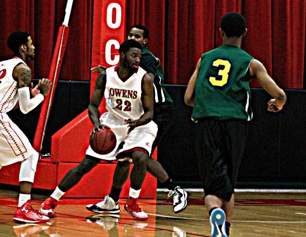 Darren Groves looks to score in the post against Washtenaw Community College tonight. He finished with 29 points and a school record 28 rebounds. Photo by Nicholas Huenefeld/Owens Sports Information