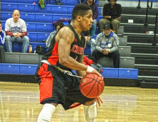 Shaakir Lindsey scored 16 points in Saturday's district championship game loss. Photo by Nicholas Huenefeld/Owens Sports Information