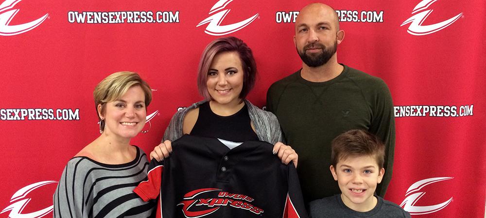 Mackenzie Rieck is joined by her family on signing day. Photo by Owens Sports Information