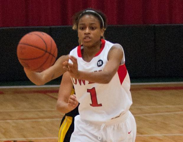 Uniqua Mitchell scored a team-high 14 points for the Express in their 74-44 win over Delta College. Photo by Seth Foley