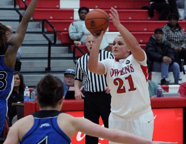 Mackenzie Heacock finished with a career-high 33 points, while adding 7 rebounds, 6 assists and 5 steals. Photo by Dave Harrand/Owens Sports Information