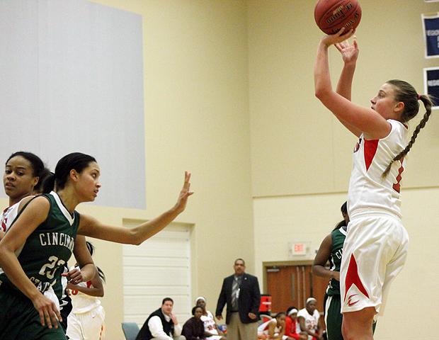 Paige Wright attempts a jumper off a fast break against Cincinnati State in the district championship game. Photo by Geoff Roberts/Owens Sports Information