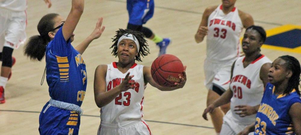 Sierra Harley drives to a layup in the national quarterfinal against Monroe College. Photo by Nicholas Huenefeld/Owens Sports Information