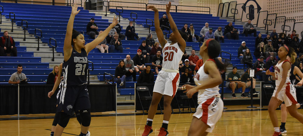 Moore's 29 Paces Express in NJCAA First Round Win