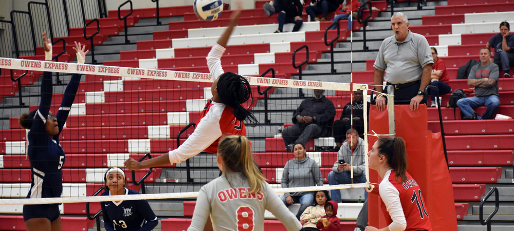#1 Express Sweeps Doubleheader Against Edison and Terra, Home Finale Friday